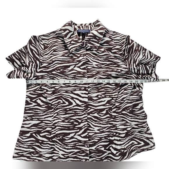 Jones New York Zebra print button down size 1X - Picture 4 of 5
